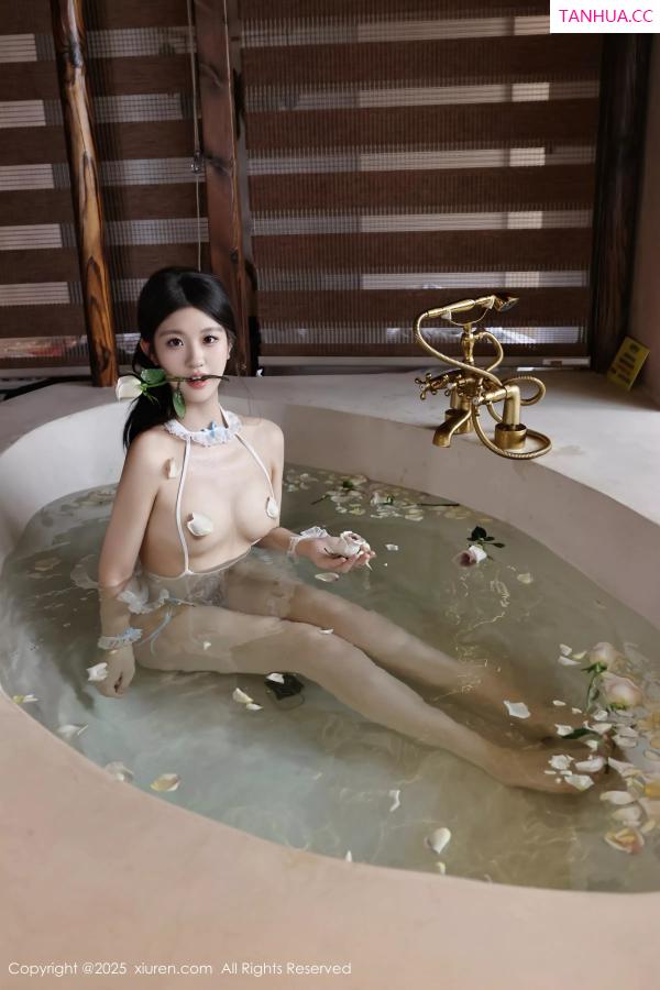  [XiuRen]高清写真图 2025.04.25 No.10199 小芭乐 黑色比基尼第33张图片
